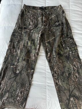 Fashion Nova Men's/Women's Camo Cargo Pants in Green Brown
